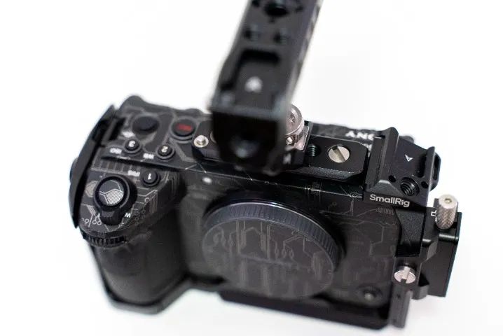 Câmera Sony Fx30 + Cage Smallring 4 Baterias (usado) Cinza (Usado) - Foto 3