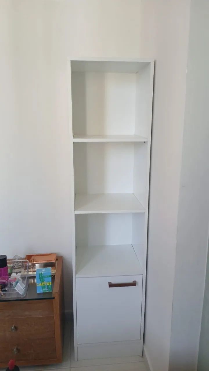 Estante planejada branca