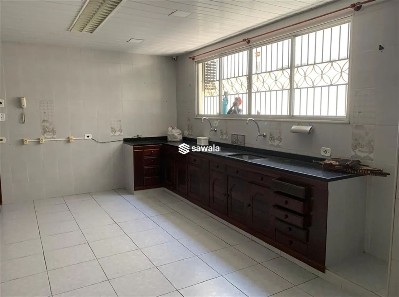 ESPAÇOSA CASA COM 538M2! 4 QUARTOS 2 TERRAÇOS PISCINA E CHURRASQUEIRA! - Foto 2