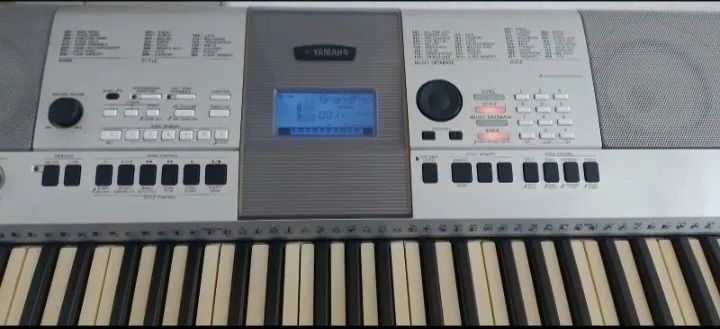 Teclado Yamaha-PSR E13