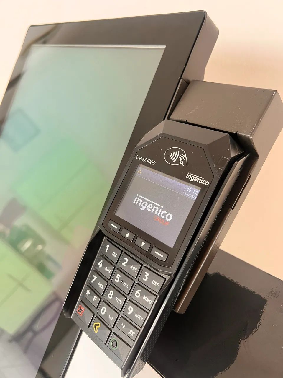 Totem de Autoatendimento 21,5 polegadas  - Foto 3