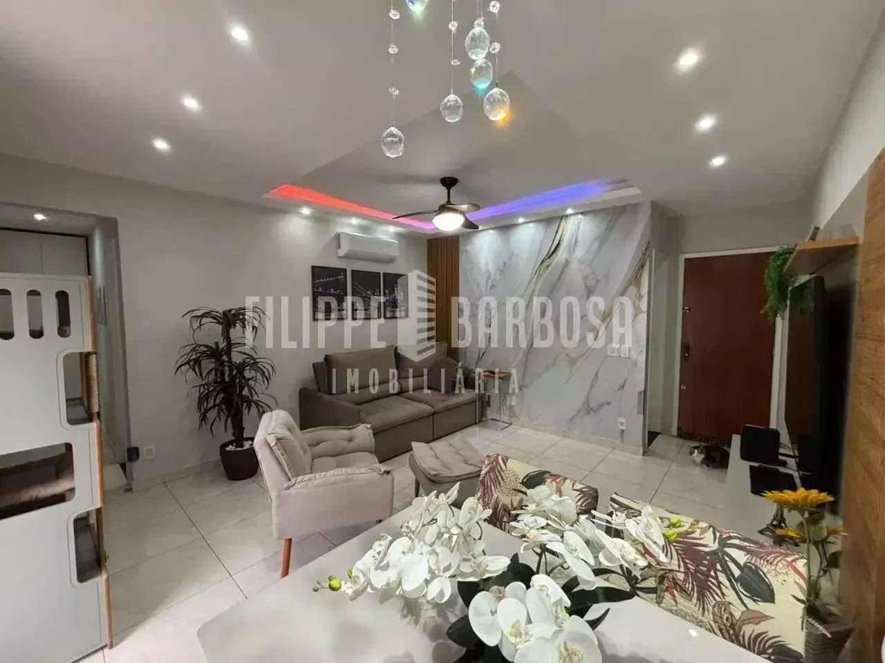 APARTAMENTO 2 QUARTOS - VARANDA E VAGA - VILA DA PENHA