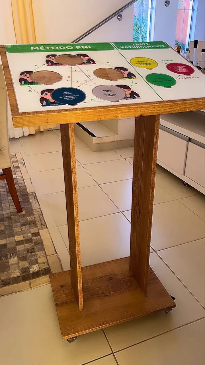 Púlpito com quebra cabeça de vidro pra loja de produtos naturais - Foto 3