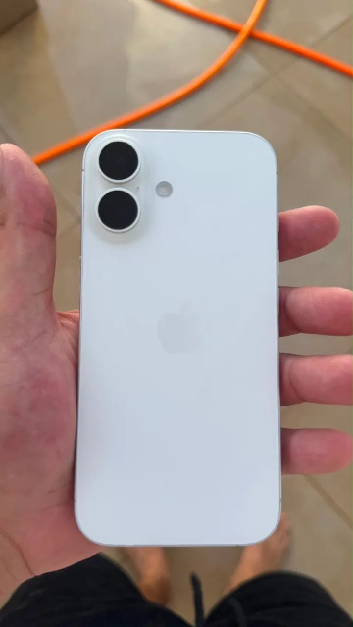 iPhone 16 na garantia completo