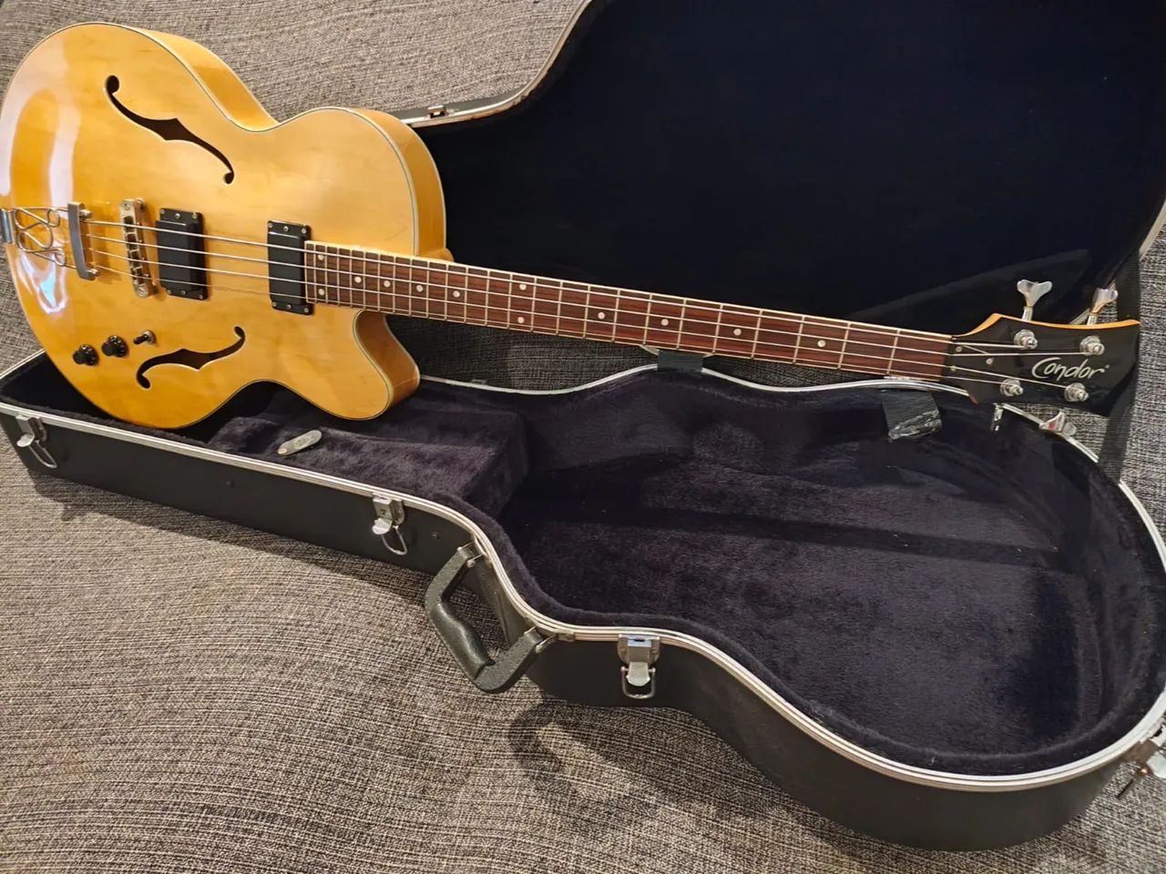 Baixo Condor BBA-4 semi acústico + Hardcase - Foto 3