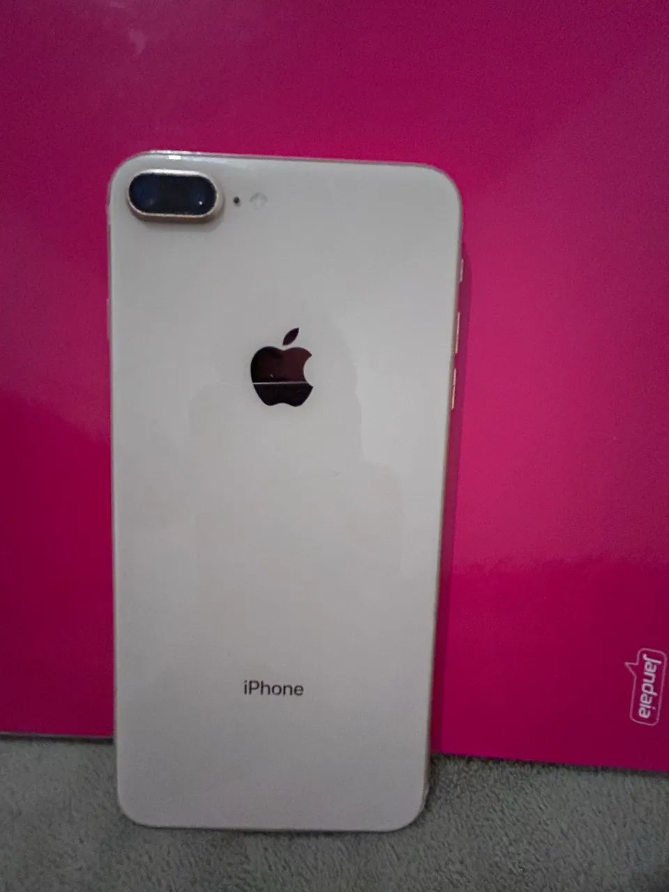 IPHONE 8 PLUS ROSA GOLD - 256GB - R$599 - Celulares e Smartphones
