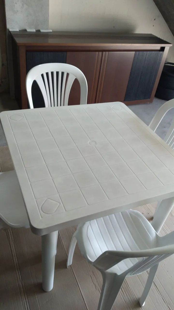 Mesa 4Cadeiras pvc usada  - Foto 4