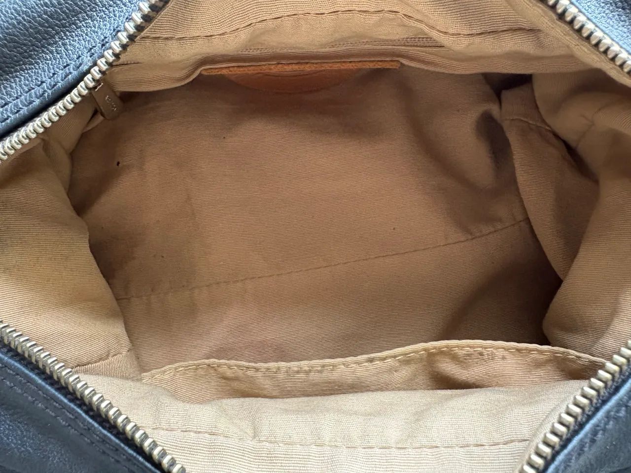Bolsa Arezzo preta couro legítimo  - Foto 4