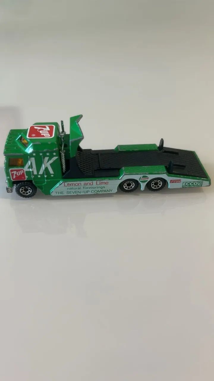 Matchbox Kenworth Cabover Racing Transporter + Chevy Stocker Verde (Usado) - Foto 5