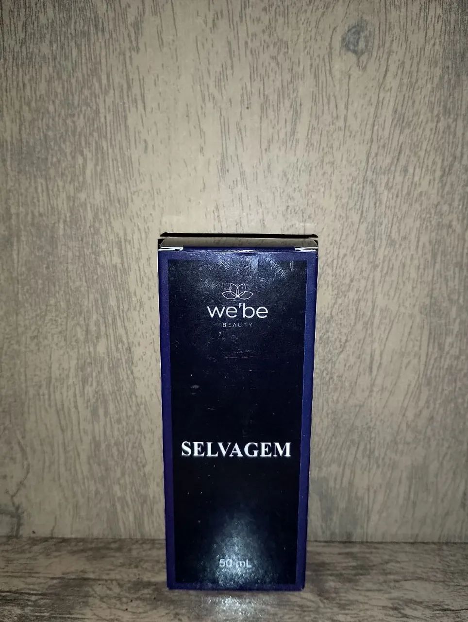 Perfume selvagem pra vender logo