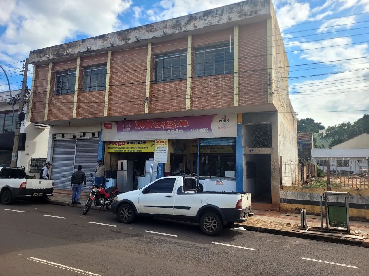 Alugo apartamento, com ótima localização na região central
