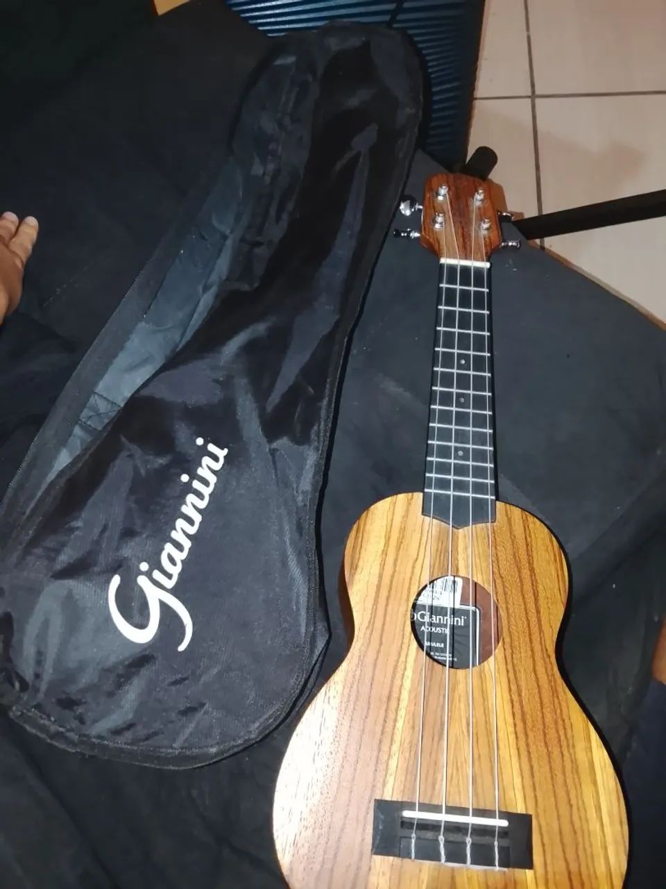 Ukulele Acostik Giannini  - Foto 2