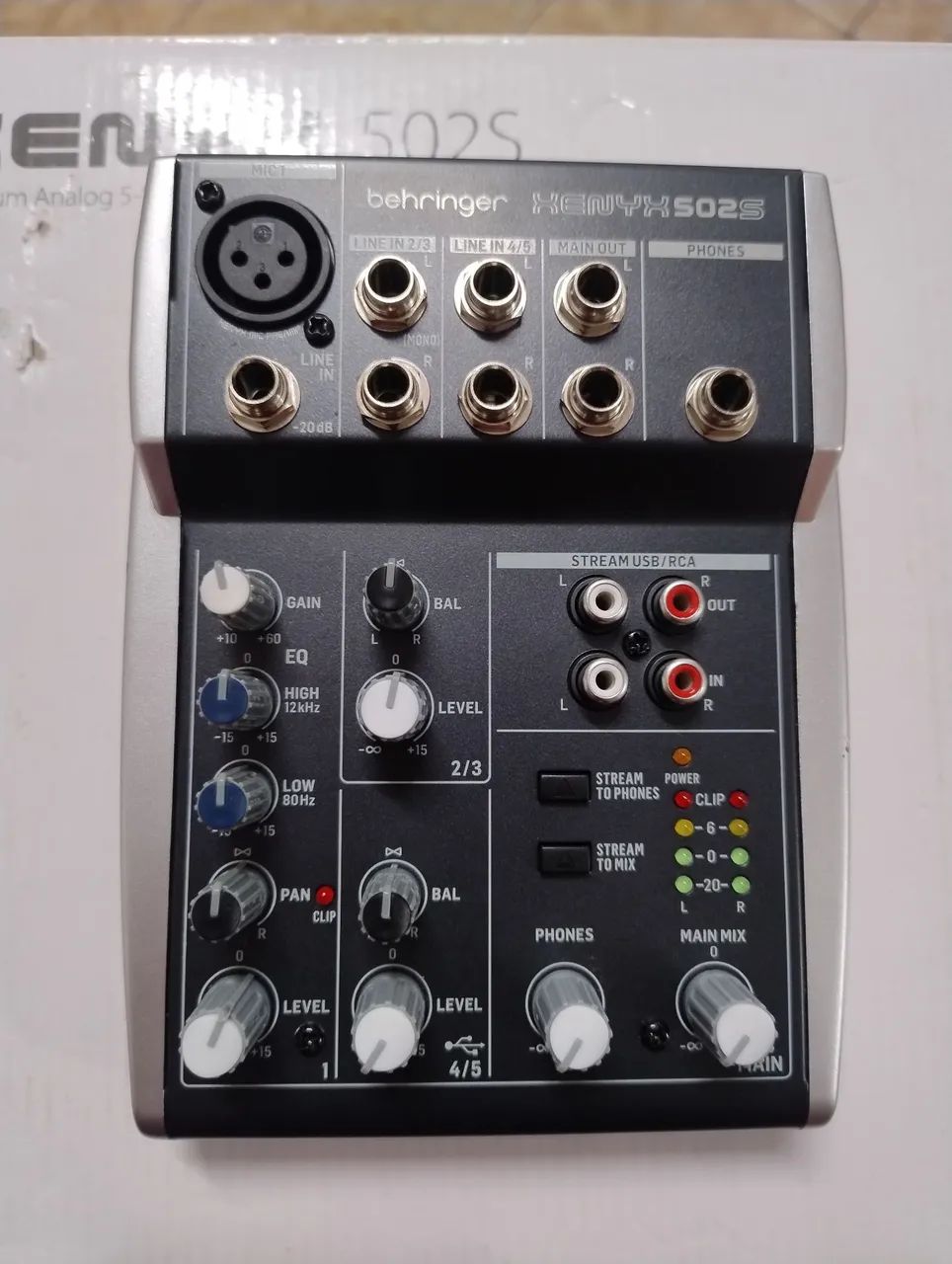 Mesa de som Behringer 502S - Foto 2