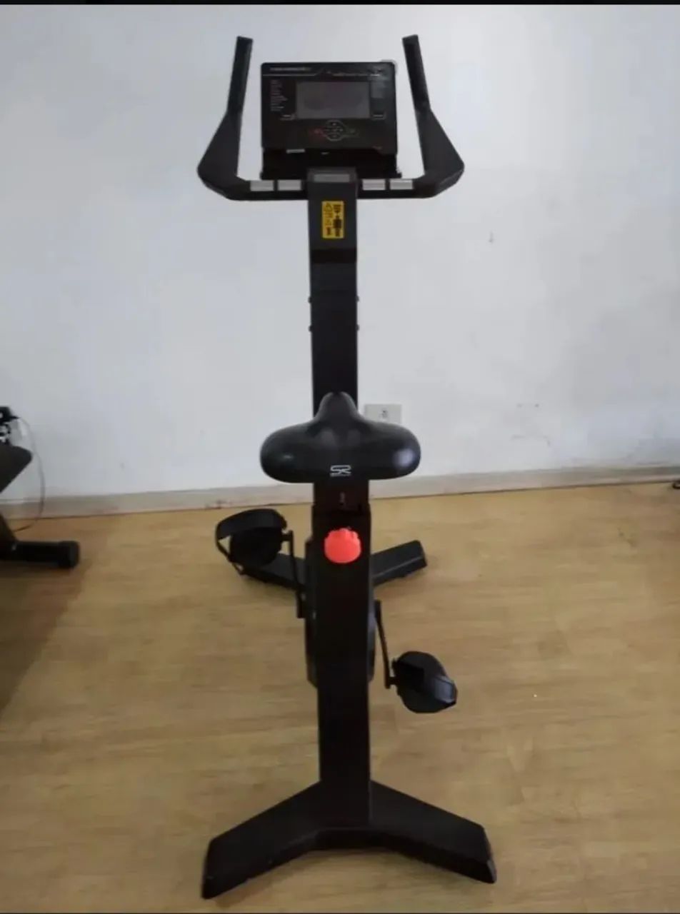 Vendo Bicicleta Ergométrica Vertical Moviment Lxu  - Foto 3