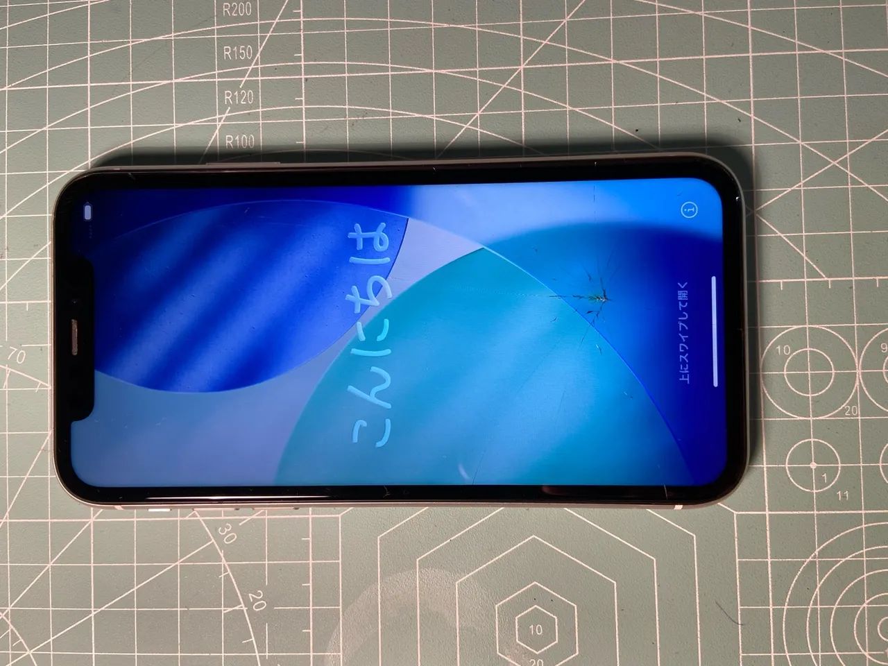 iPhone 11 64gb, Frente e trás quebrado. - Foto 5