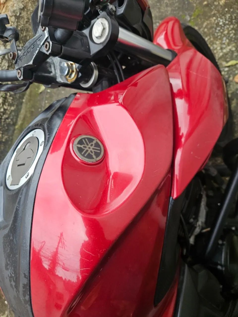 Fz 25 vermelha 