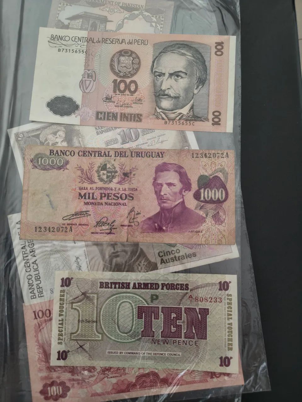 Notas antigas e estrangeiras - Foto 2