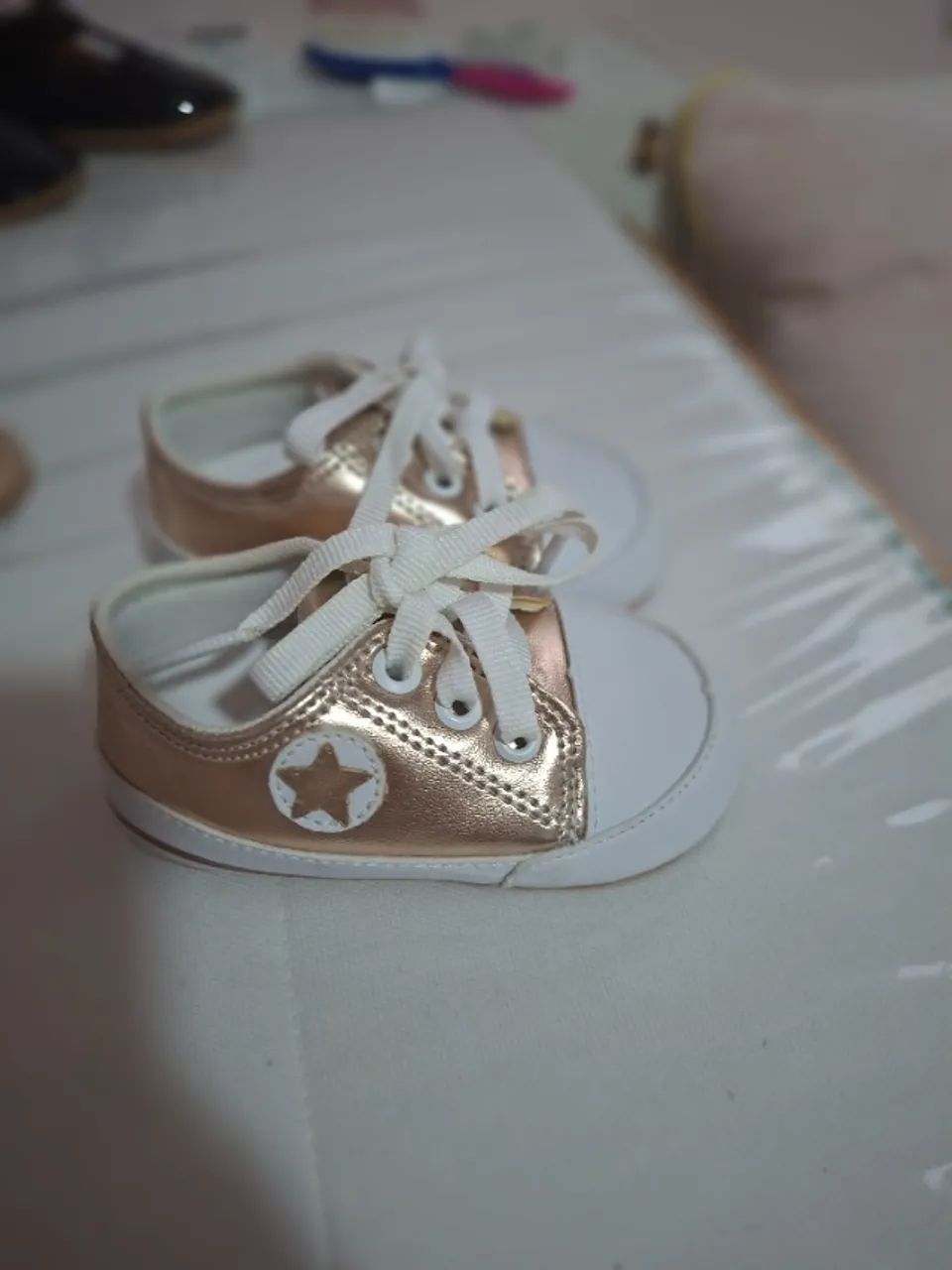 Tênis bebê menina - Dourado - Foto 2