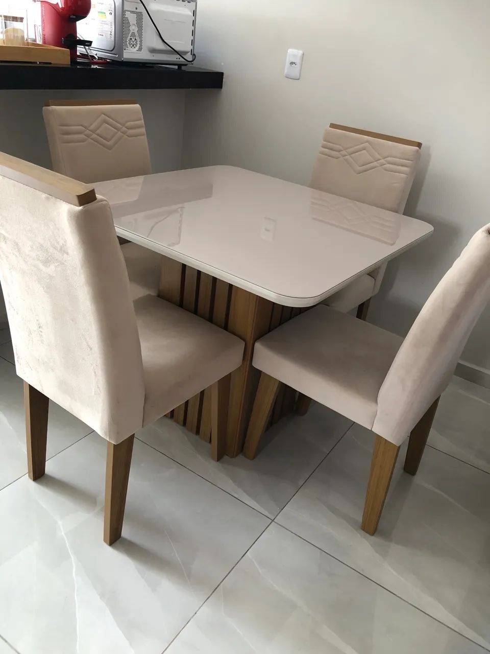 Mesa de jantar 4 cadeiras (Arapiraca)
