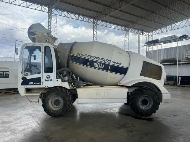 MOTOBETONEIRA MISTURADORA CONCRETO DBX50 (5,0 m3)