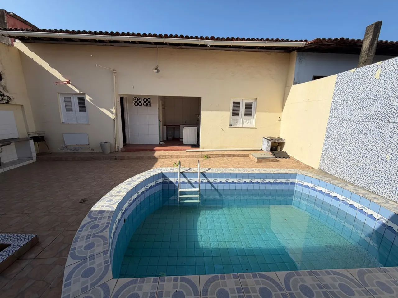 CASA com piscina pra ALUGAR no ANIL
