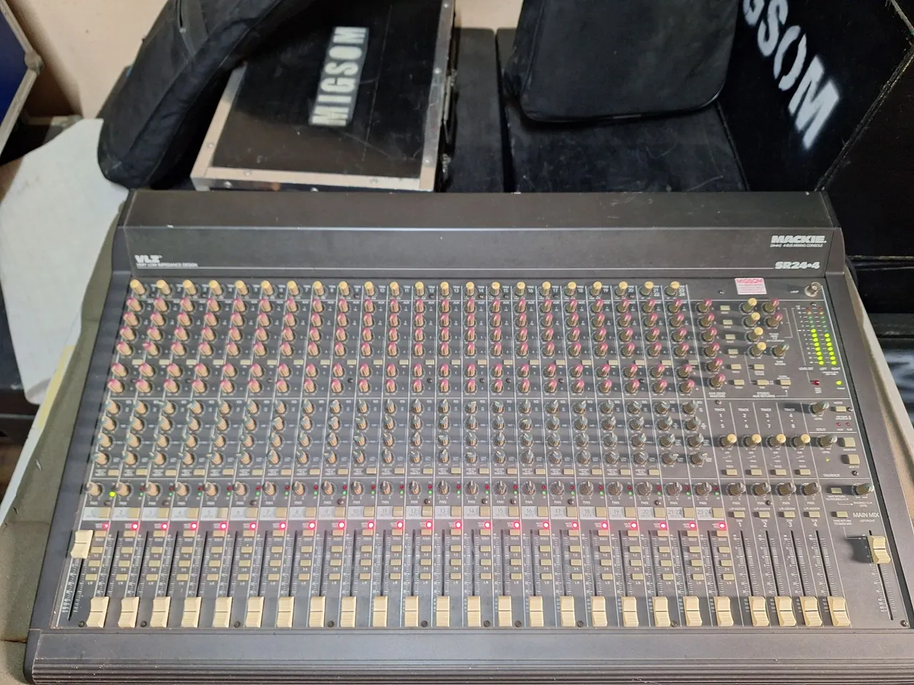 Mesa de Som Mackie Micro Series 1202 vlz - Equipamentos e