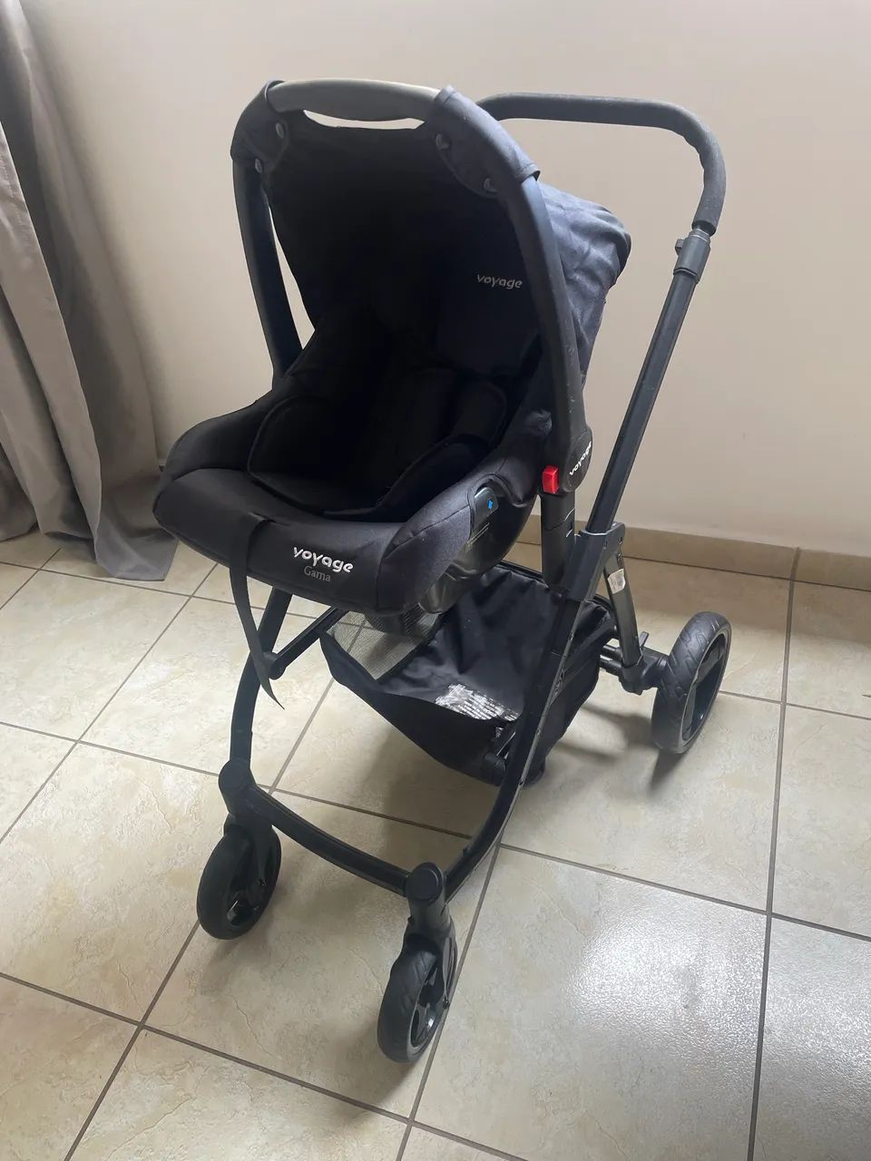 Carrinho de bebê com bebê conforto e Moisés  - Foto 4