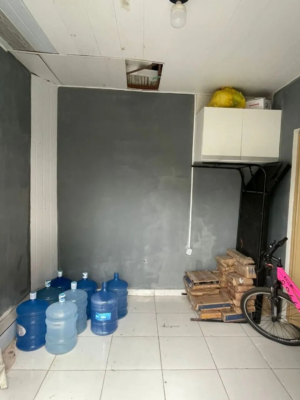 Vendo se prédio com 3 pontos comercias embaixo e morada em cima. Aceito Proposta - Foto 4
