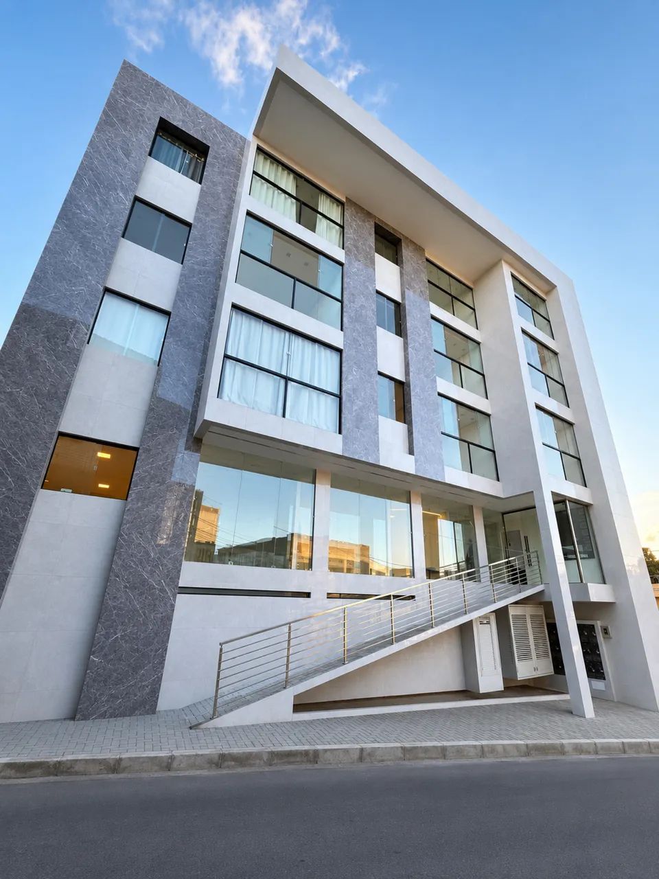 Sala e ponto comercial para locação - Bela Vista