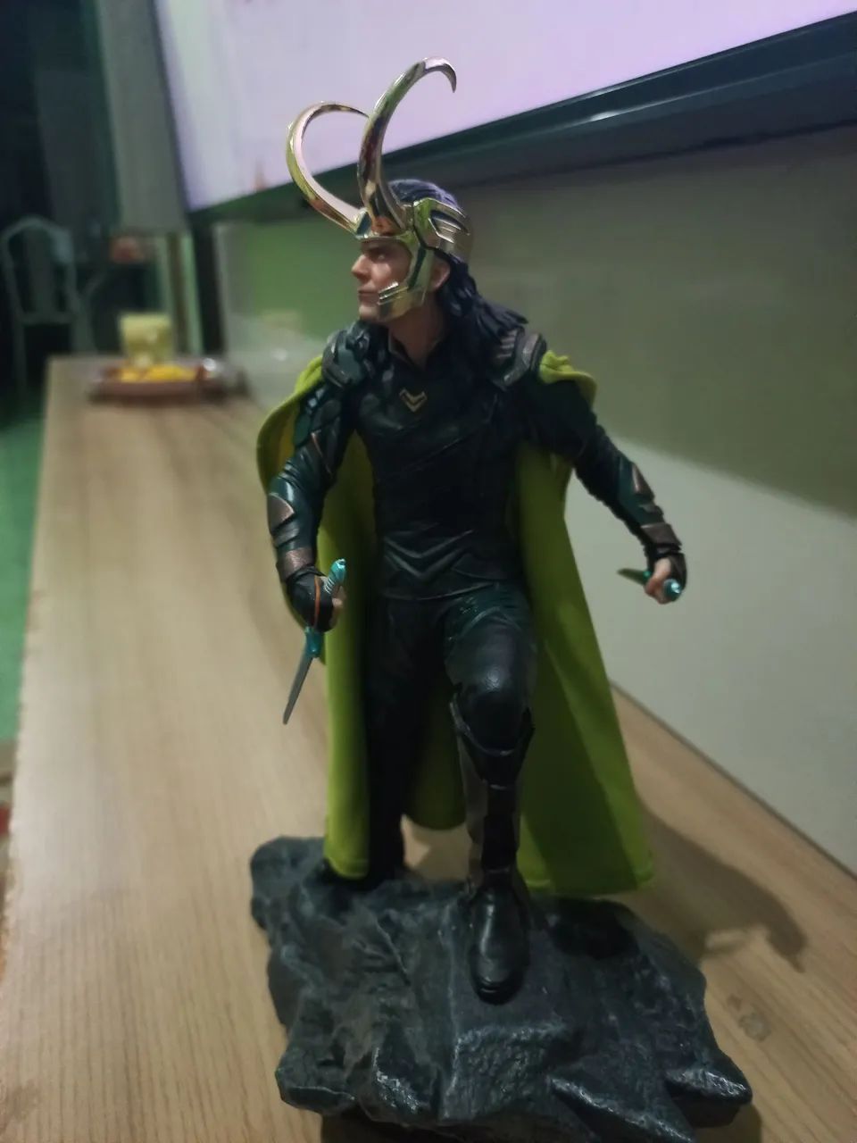 Miniatura iron studios loki 1/10