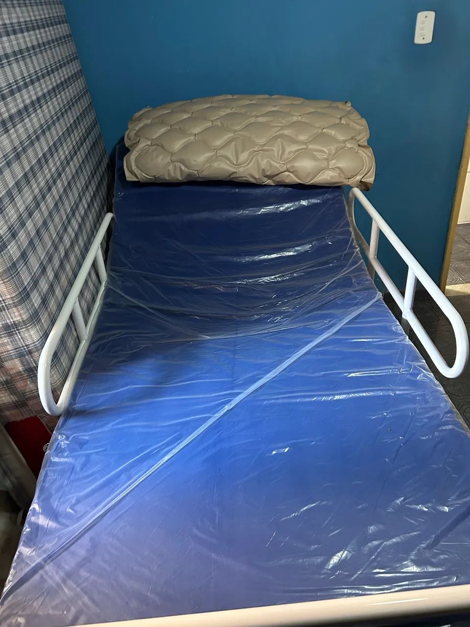 Cama hospitalar com colchão  - Foto 2