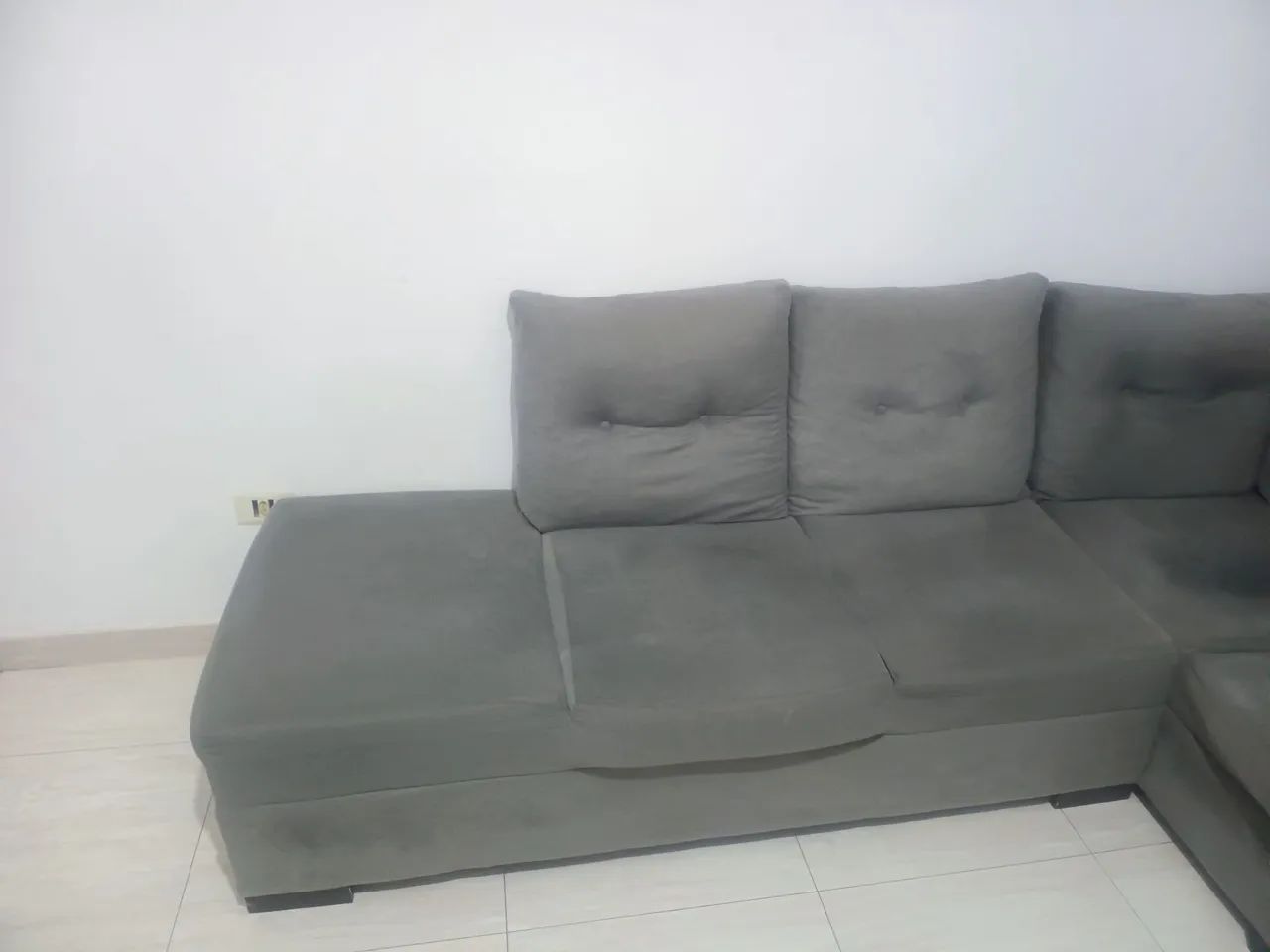 Estou vendendo sofa cinza 6 lugar 