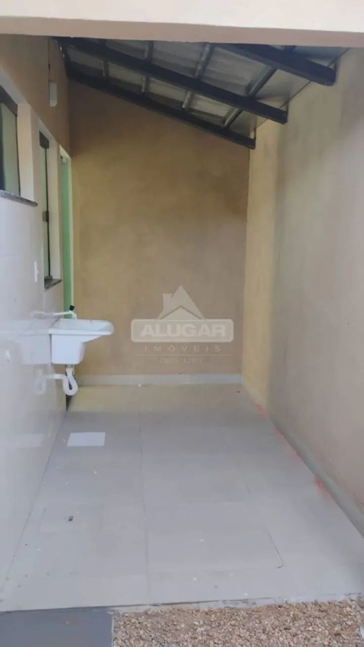 Casa - 2 quartos com acabamento em blindex - Aureny 3 - Foto 4