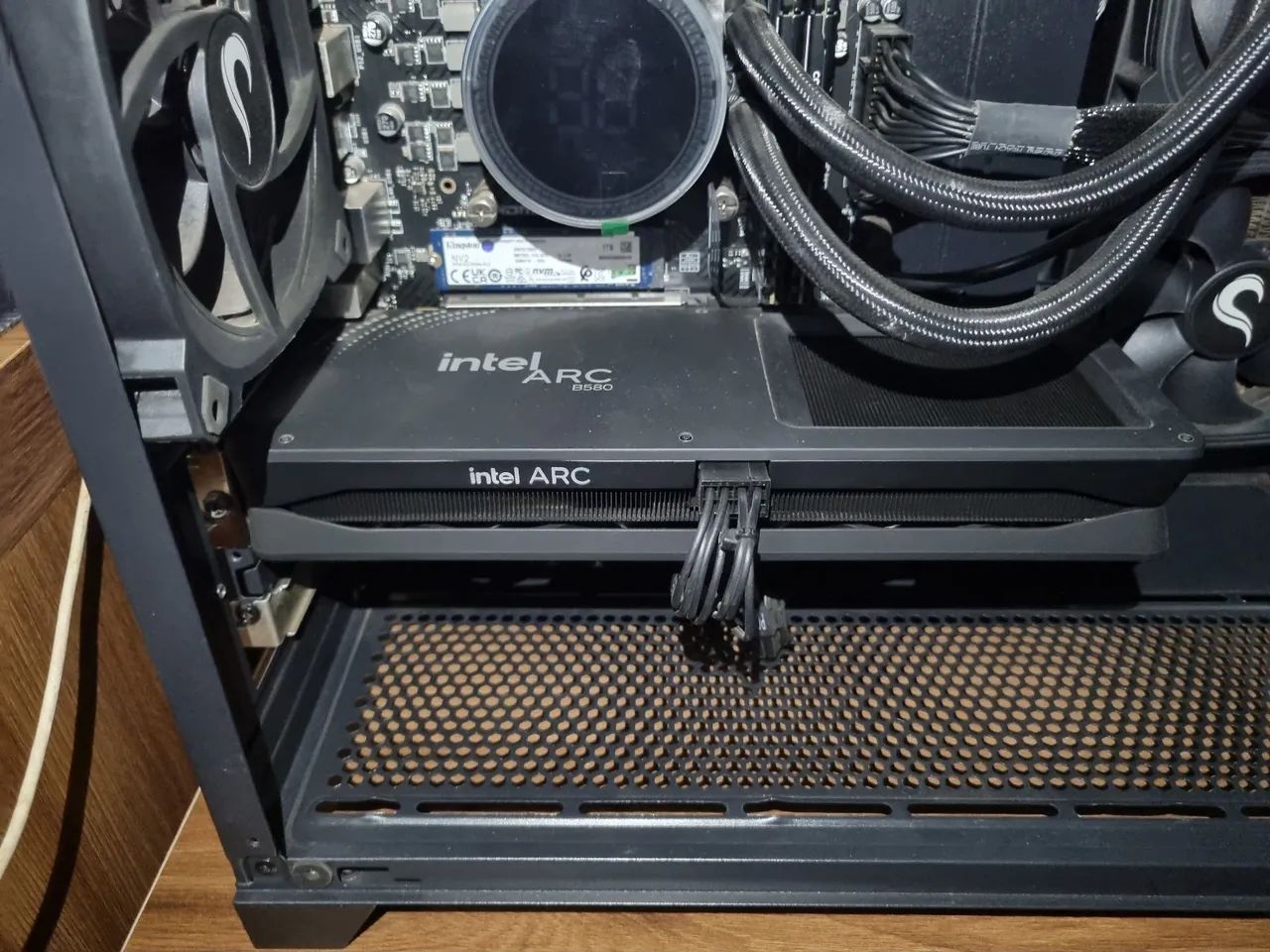 Vendo Placa de Vídeo Intel Arc B580 Limited Edition