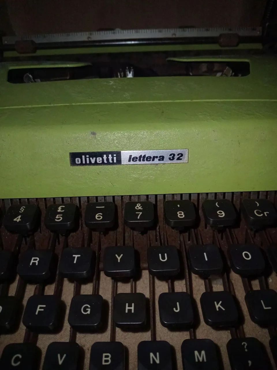 MAQUINA ESCREVER OLIVETTI