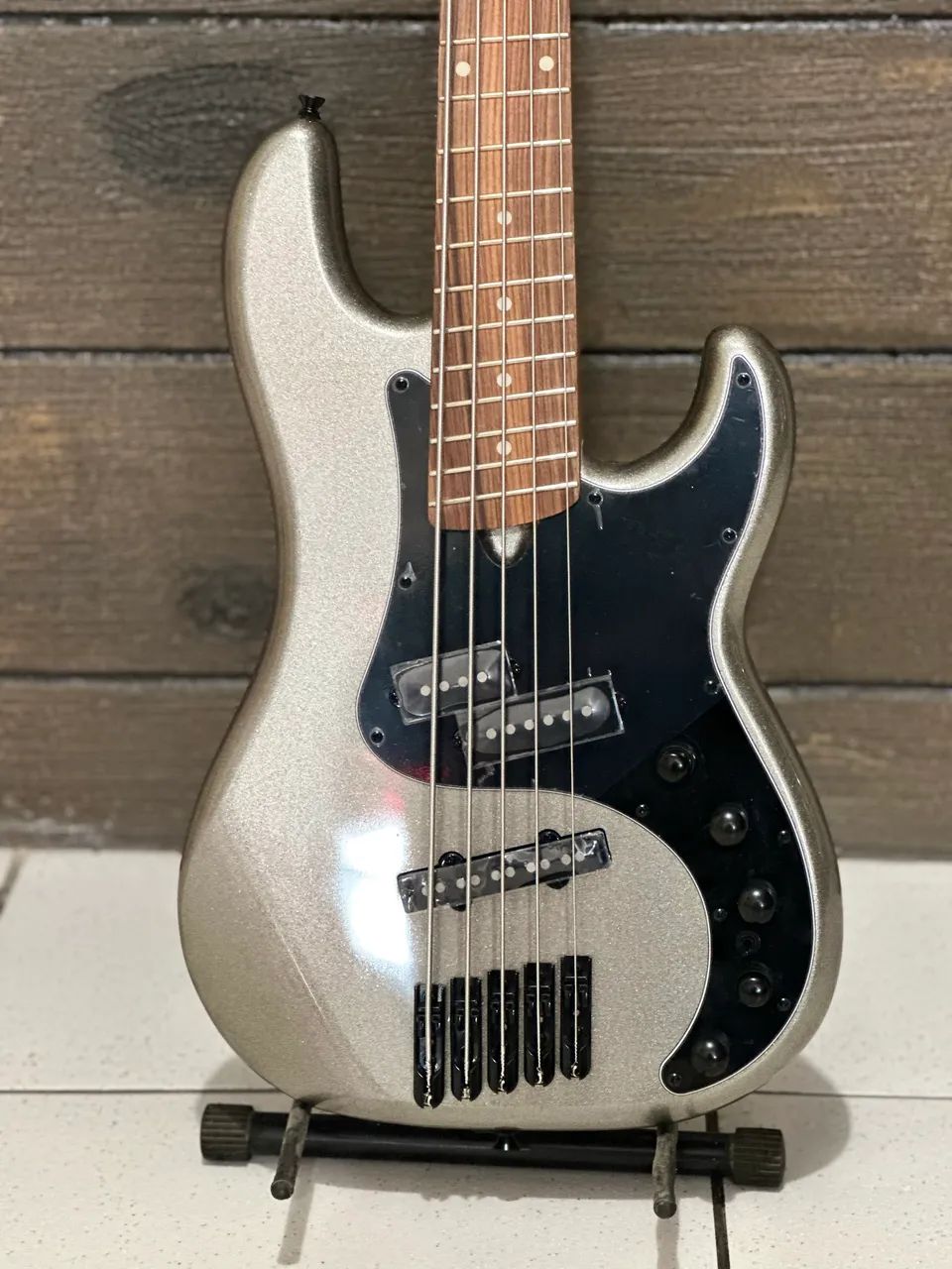 Baixo Tagima Predator Unique 5c