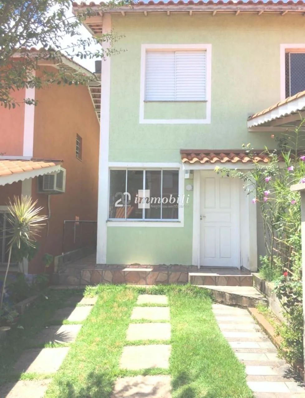 Casa à venda e para alugar em Cotia, Granja Viana, com 3 quartos, com 80 m²