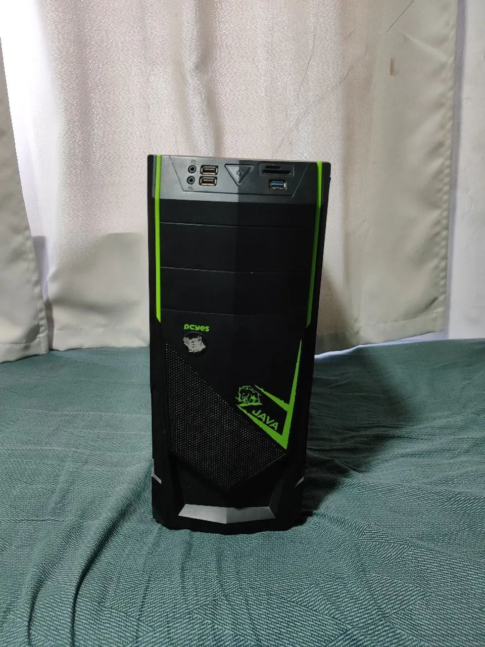 Gabinete gamer com 2 vans RGB 