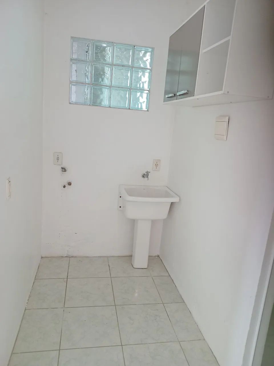 Alugo apto costeira