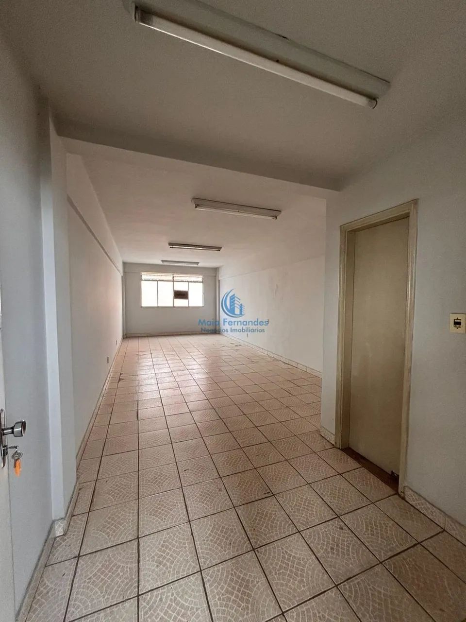 2 salas comerciais para locação no coração de São Lourenço! REF: LA045
