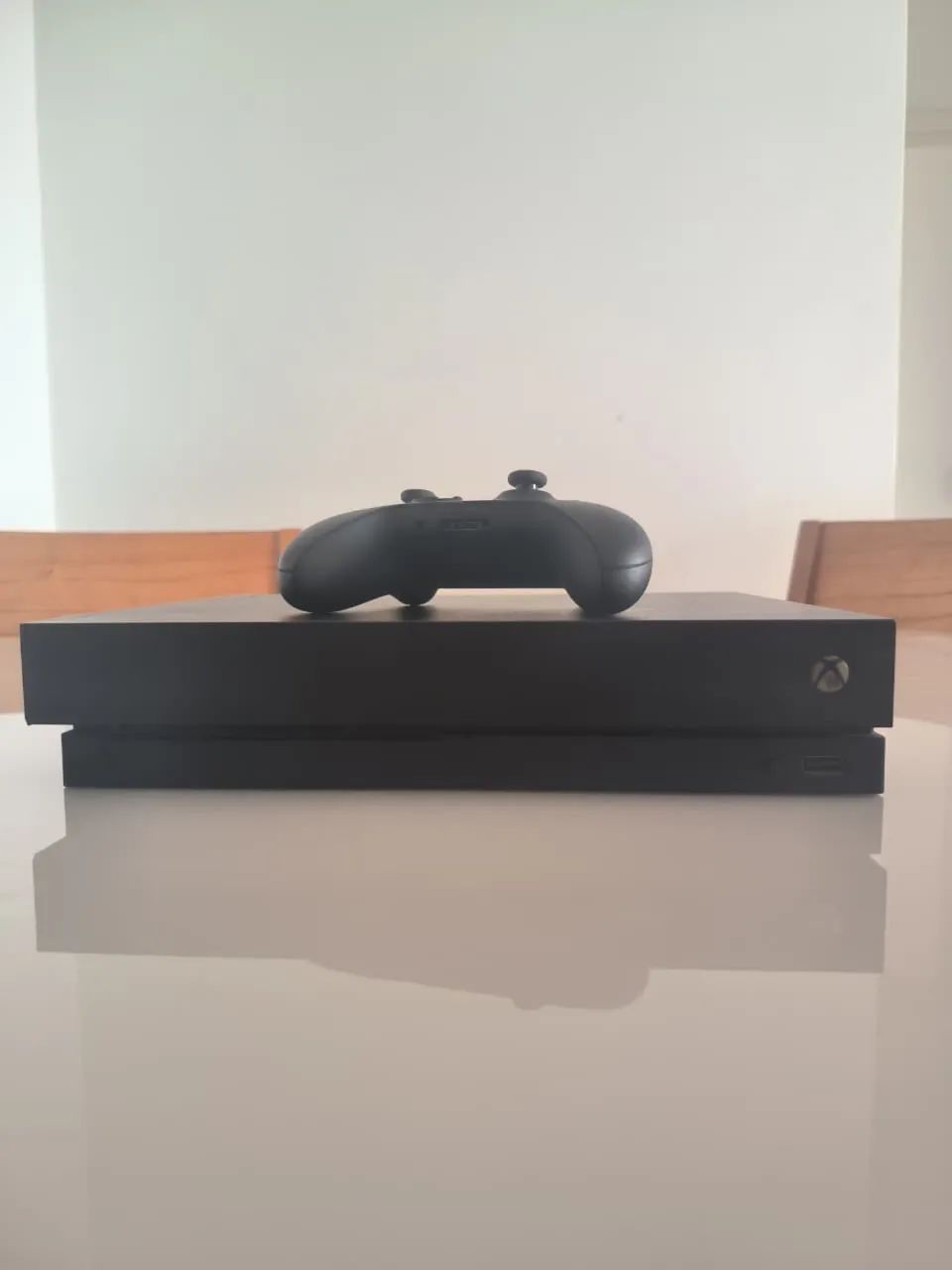 Xbox One X Usado + 2 controles  - Foto 2