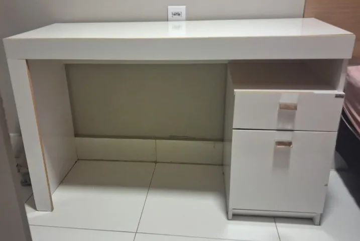 Escrivaninha Permobili Usada