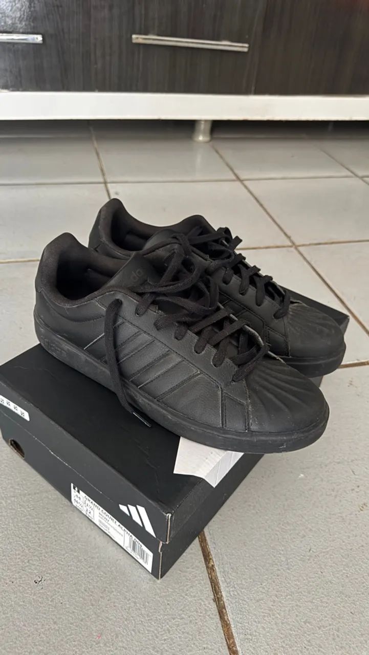 Tênis preto