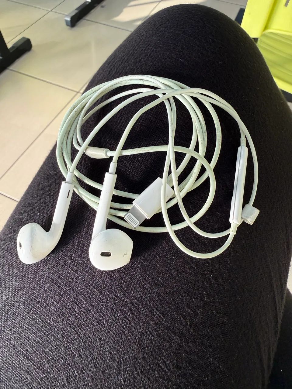 Fone de ouvido lightning original Apple  - Foto 3