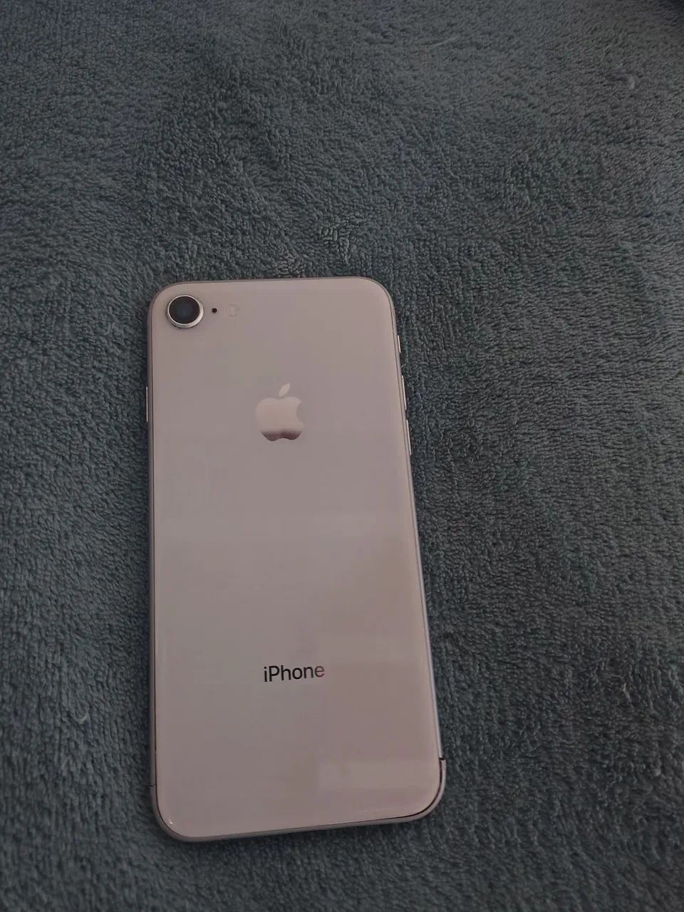 Vende se iPhone 8