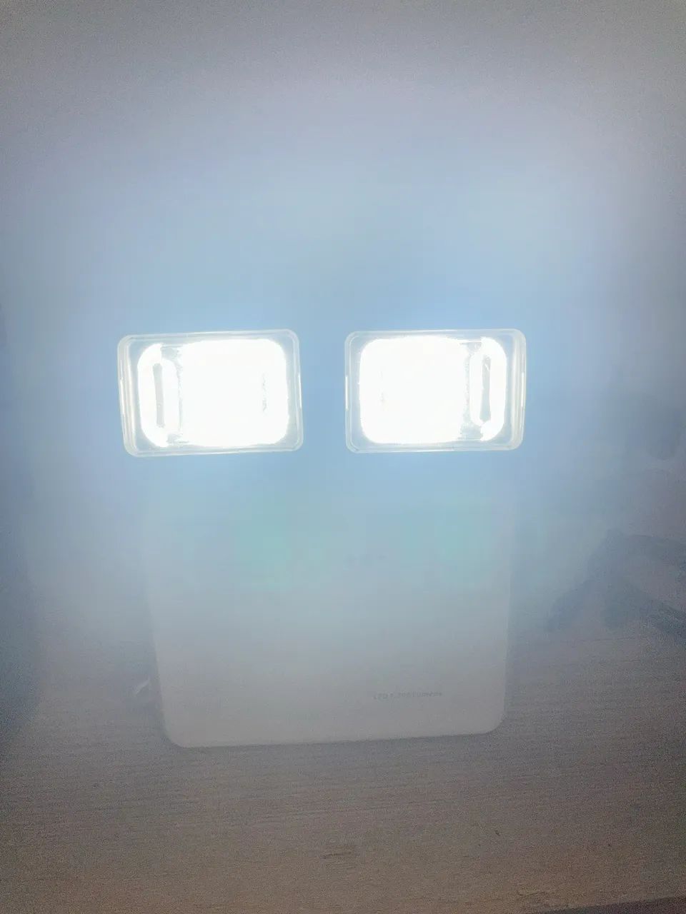 Luminária de emergência 424844313232691203