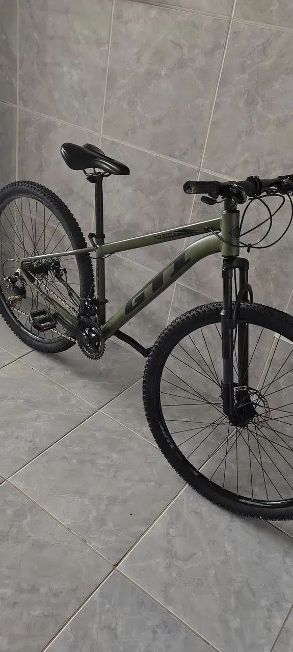 Estou vendendo uma bicicleta aro 29 .400