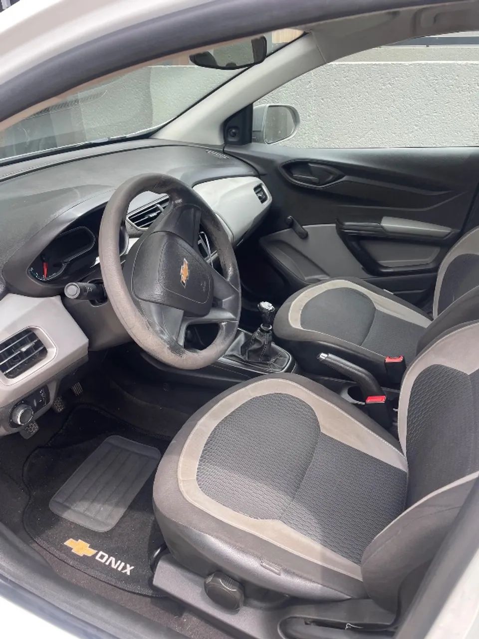 Chevrolet Onix Hatch LS 1.0 8V Flex Power Mec. 4P 2016 - Foto 2