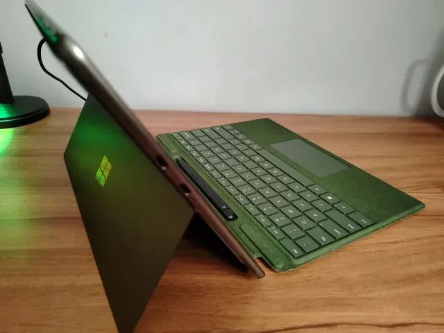 Microsoft Surface Pro 9 - Intel i5 12th ** Aceito troca Notebook