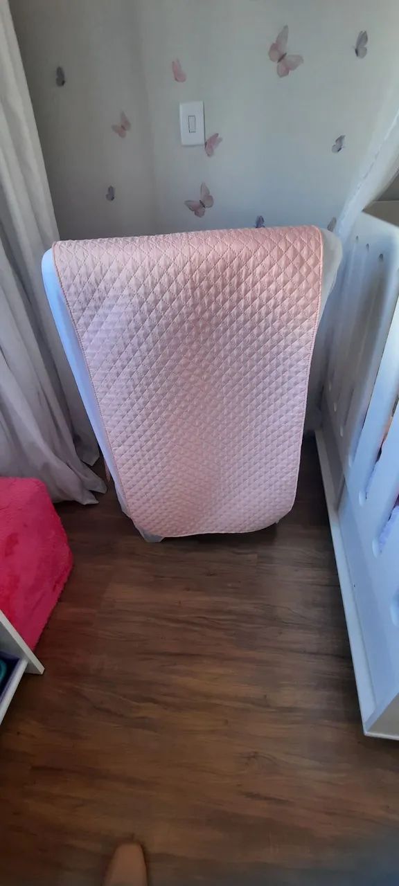 Berço branco MDF + poltrona de amamentação  - Foto 5